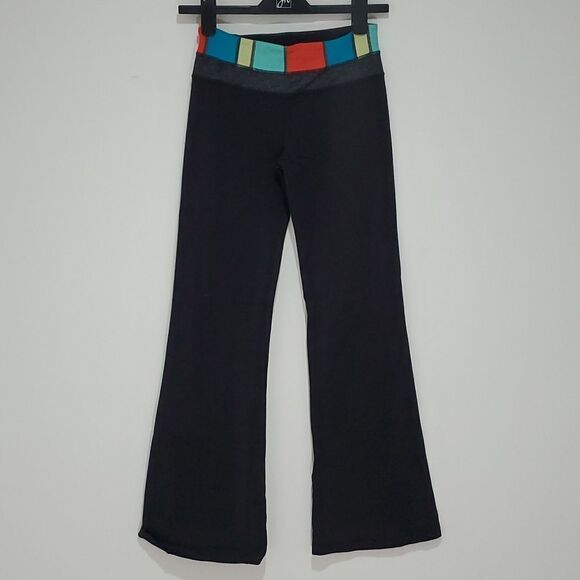 lululemon athletica Pants - 𝅺lululemon multicoloured waistband black flared leggings